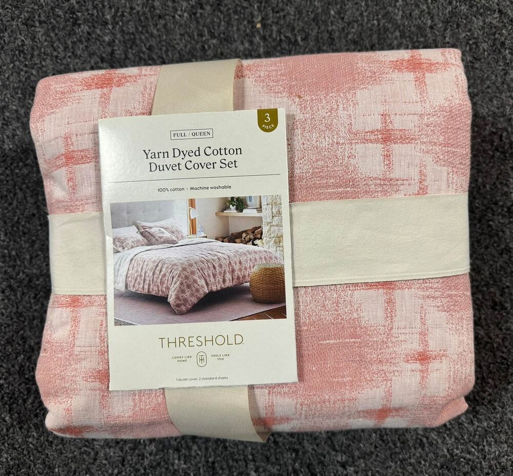 NWT Threshold Full /Queen Ivory Mauve Yarn Dyed Cotton Duvet Cover Set